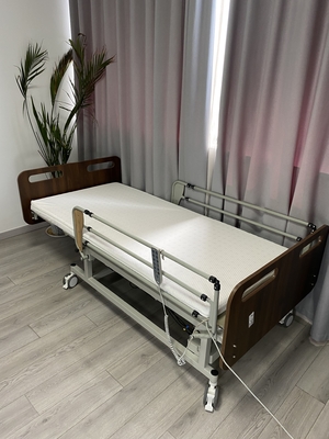 Ηλεκτρικό σπίτι για ηλικιωμένους κρεβάτι με κλειδωτά τροχούς