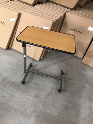 Tiltable επιφάνεια 700mm πίνακας δίσκων νοσοκομειακού κρεβατιού 1010mm πέρα από τον πίνακα τροφίμων κρεβατιών