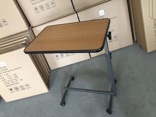 Tiltable επιφάνεια 700mm πίνακας δίσκων νοσοκομειακού κρεβατιού 1010mm πέρα από τον πίνακα τροφίμων κρεβατιών